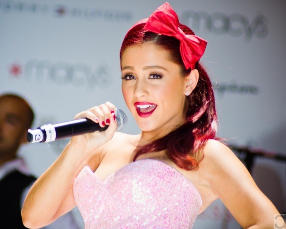 Nữ ca sĩ, diễn viên Ariana Grande.